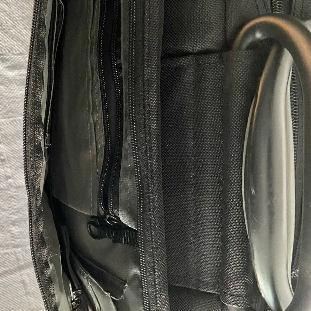 Targums Laptop Briefcase Black Poly W Plastic Handles & Shoulder Strap TV Prop